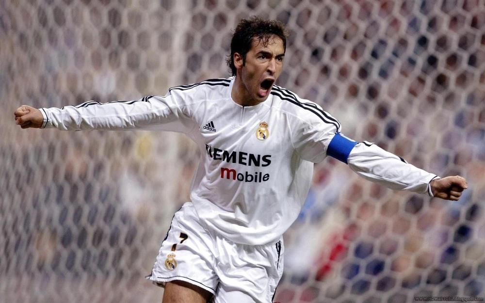 Raul Gonzalez ( 44 bàn)