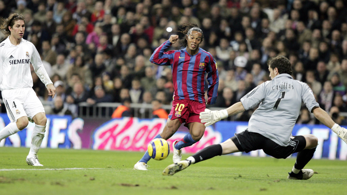 Ronaldinho cầu thủ đá phạt tuyệt đỉnh